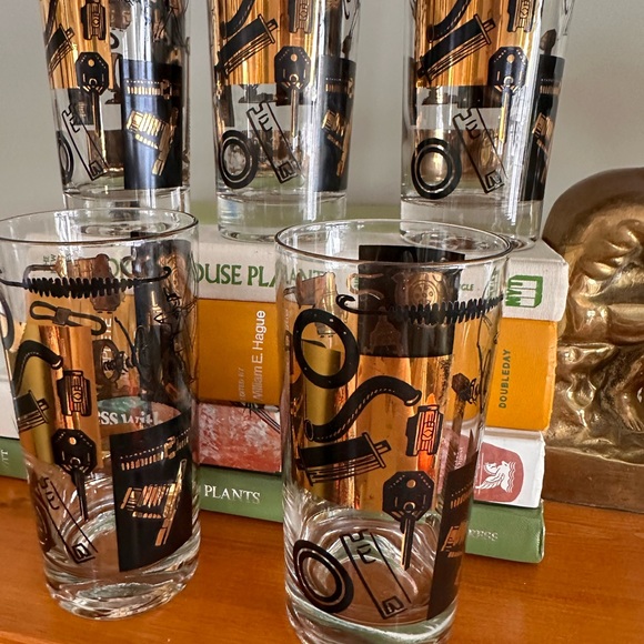 Vintage Glass Tumblers - Picture 4 of 9